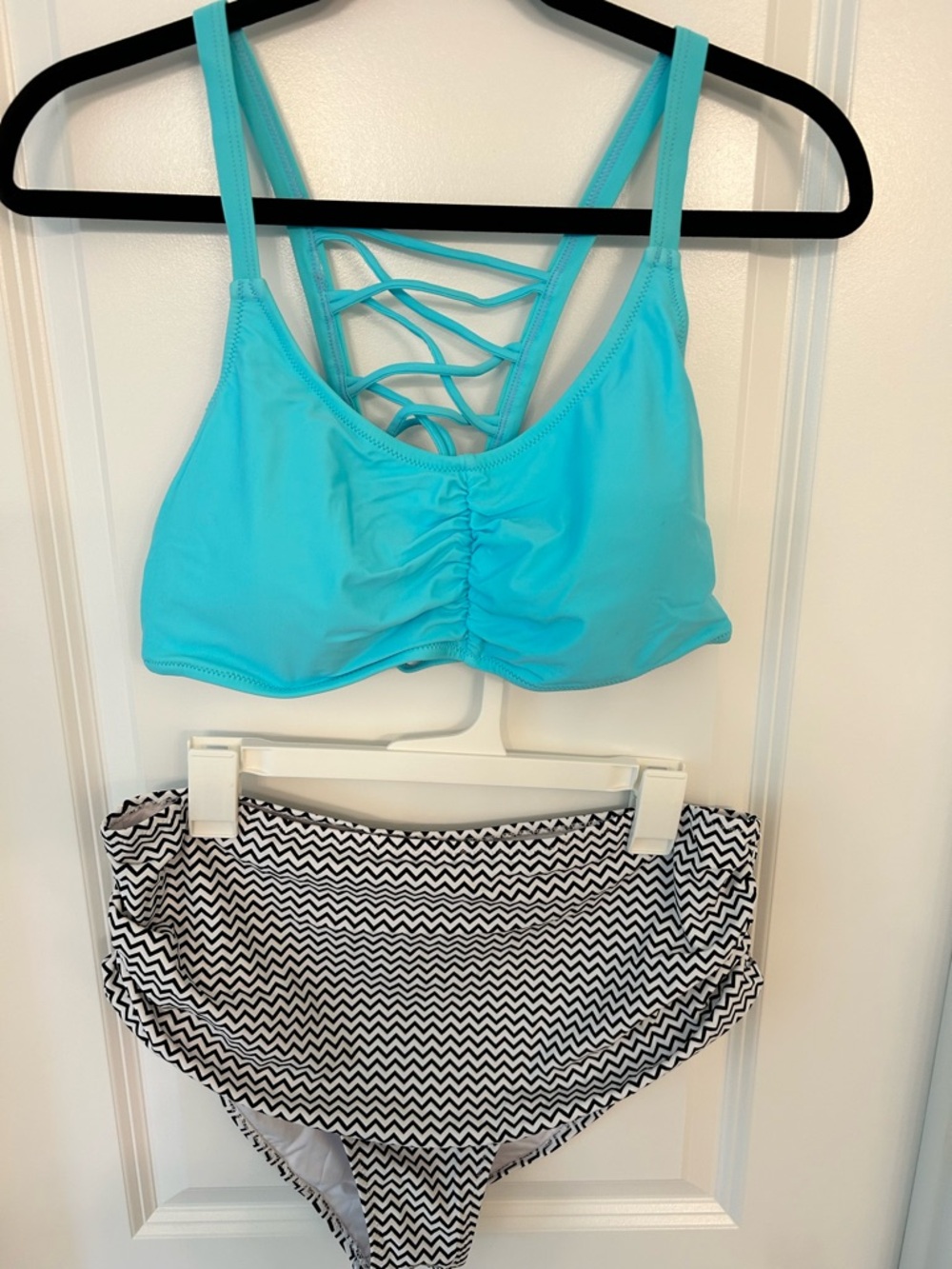 CUPSHE Bikini Set Blue Strappy Top Black White Chevron High Waisted Bottom XL